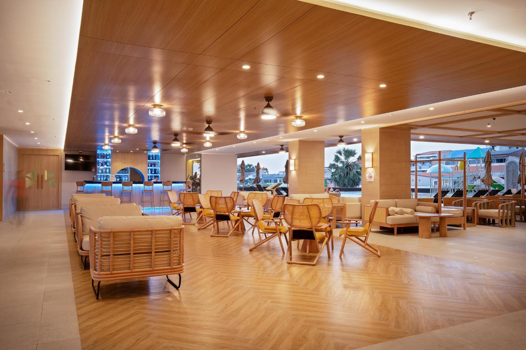 Jomtien Thani Hotel Zewnętrze zdjęcie